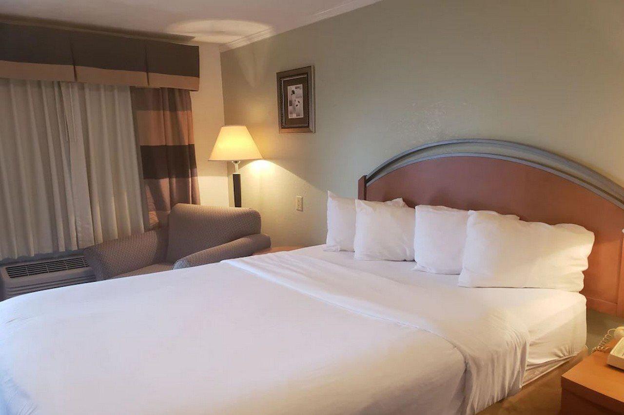 White Columns Inn Thomson Extérieur photo