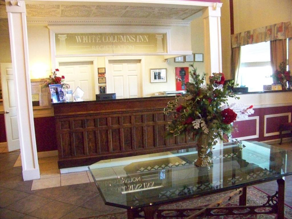 White Columns Inn Thomson Extérieur photo