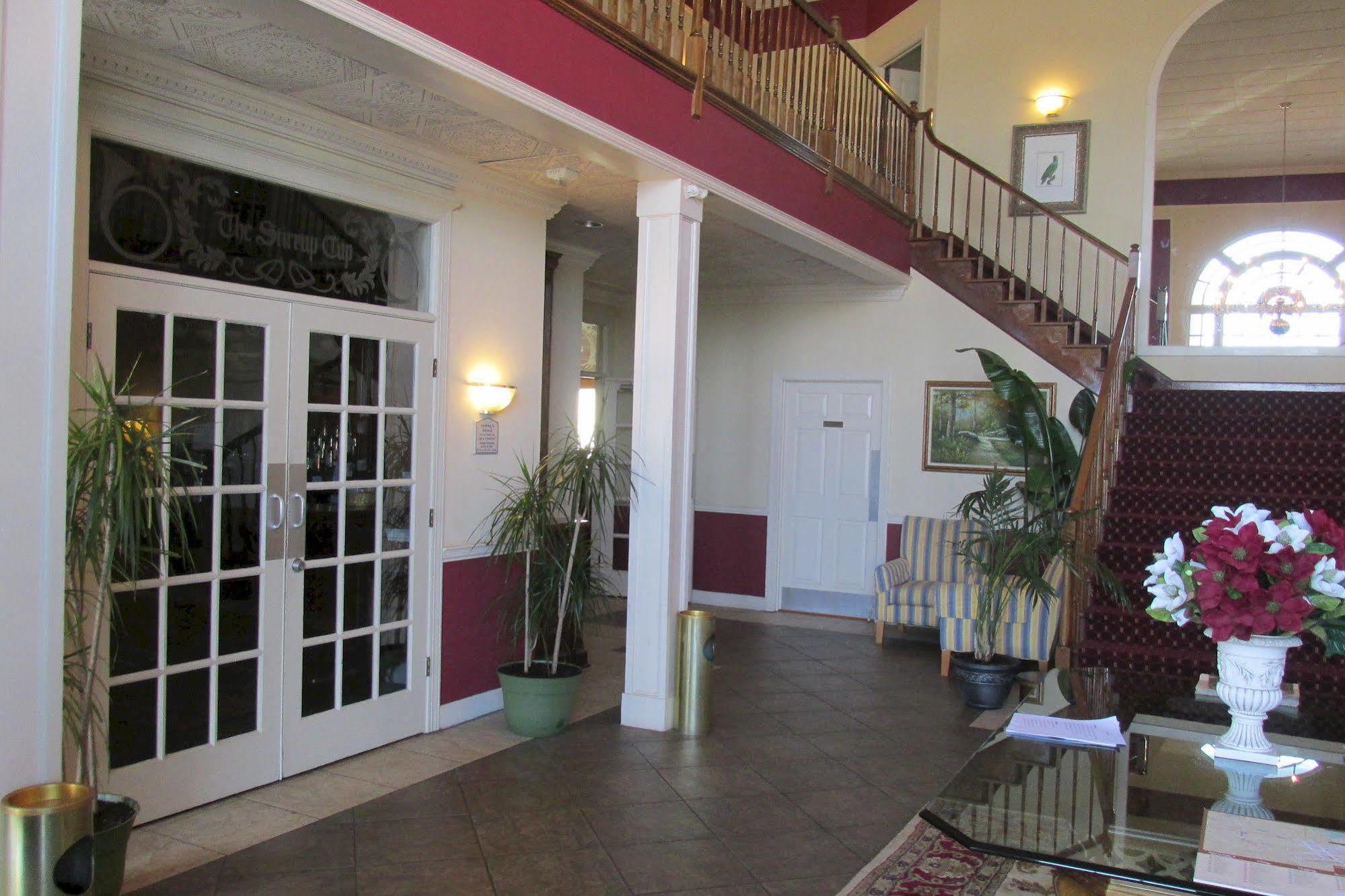 White Columns Inn Thomson Extérieur photo
